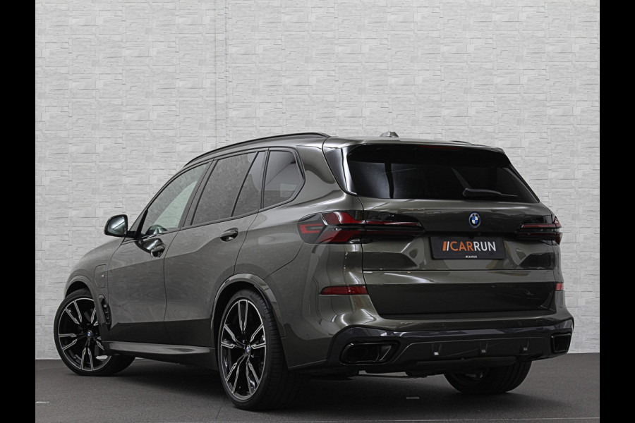 BMW X5 50e *7x Op Voorraad* M-Sport Pro | 360 Camera | ACC | Panorama | Massage | Individual Leder | Soft-Close | 4-Zone Clima | Head-U Manhattan Green | Harman-Kardon | Stoelventilatie | Trekhaak | Luchtvering | Stoelverwarming V+A | Keyless-Entry | Memory | Iconic-Glow | Comfortstoelen | Bekerhouders Gekoeld + Verwarmd | Zonwering | ISO-Glas |