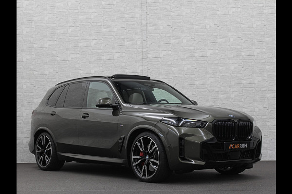 BMW X5 50e *7x Op Voorraad* M-Sport Pro | 360 Camera | ACC | Panorama | Massage | Individual Leder | Soft-Close | 4-Zone Clima | Head-U Manhattan Green | Harman-Kardon | Stoelventilatie | Trekhaak | Luchtvering | Stoelverwarming V+A | Keyless-Entry | Memory | Iconic-Glow | Comfortstoelen | Bekerhouders Gekoeld + Verwarmd | Zonwering | ISO-Glas |