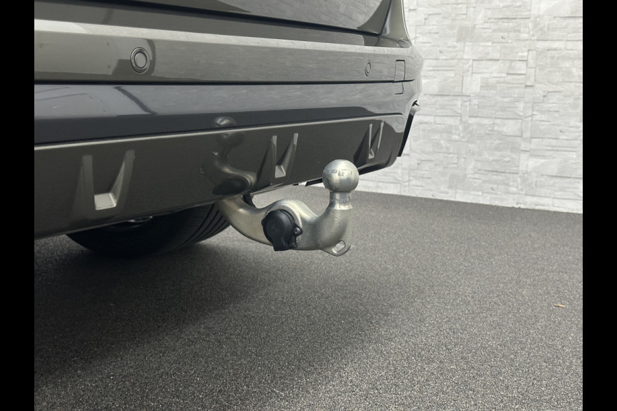 BMW X5 50e *7x Op Voorraad* M-Sport Pro | 360 Camera | ACC | Panorama | Massage | Individual Leder | Soft-Close | 4-Zone Clima | Head-U Manhattan Green | Harman-Kardon | Stoelventilatie | Trekhaak | Luchtvering | Stoelverwarming V+A | Keyless-Entry | Memory | Iconic-Glow | Comfortstoelen | Bekerhouders Gekoeld + Verwarmd | Zonwering | ISO-Glas |