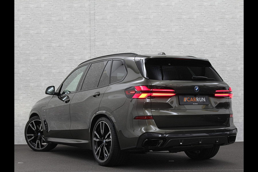 BMW X5 50e *7x Op Voorraad* M-Sport Pro | 360 Camera | ACC | Panorama | Massage | Individual Leder | Soft-Close | 4-Zone Clima | Head-U Manhattan Green | Harman-Kardon | Stoelventilatie | Trekhaak | Luchtvering | Stoelverwarming V+A | Keyless-Entry | Memory | Iconic-Glow | Comfortstoelen | Bekerhouders Gekoeld + Verwarmd | Zonwering | ISO-Glas |