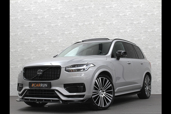 Volvo XC90 T8 455pk Long Range 7500km! AWD Plus Dark | Luchtvering | Panorama | 360 Camera | Trekhaak | Pilot-Assist | ACC | Leder | Memory | Harman-Kardon | BLIS | Sportstoelen | Stoelverwarming V+A | Suurverwarming | Keyless-Entry | Standkachel | Full-LED | Zonwering | Getint Glas | Black-Optic | Draadloos Laden | Carplay |