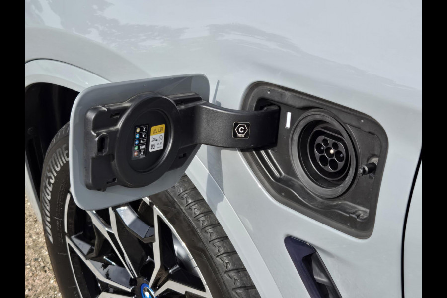 BMW X3 xDrive30e M SPORT | PANORAMA | 360 CAMERA | LEDER | LASER | KEYLESS ENTRY | BMW LIVE COCKPIT PROF. |