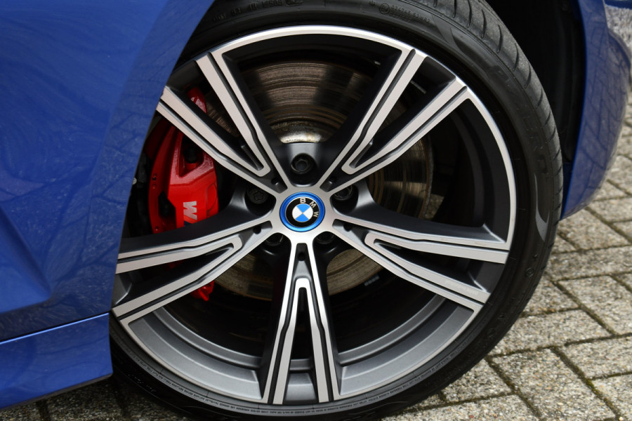BMW 3-serie 330e M-Sport Pano 360 HUD H/K Laser 19inch El-zetels