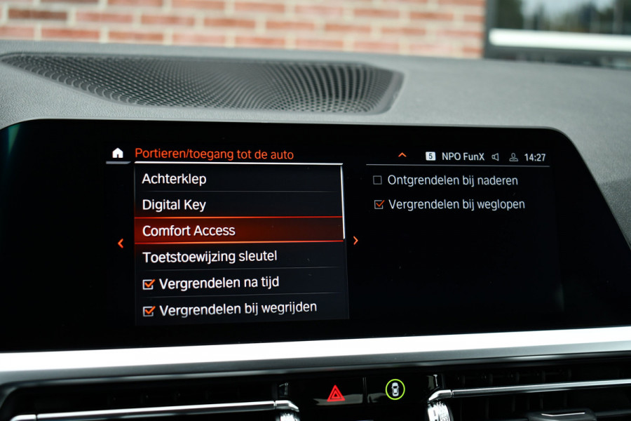 BMW 3-serie 330e M-Sport Pano 360 HUD H/K Laser 19inch El-zetels