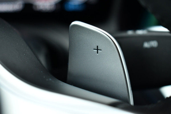 BMW 3-serie 330e M-Sport Pano 360 HUD H/K Laser 19inch El-zetels