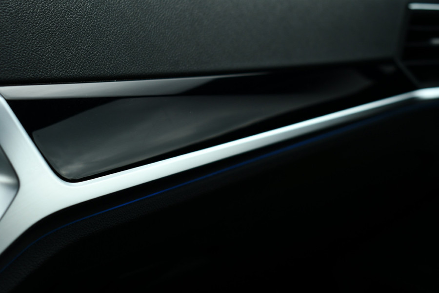 BMW 3-serie 330e M-Sport Pano 360 HUD H/K Laser 19inch El-zetels