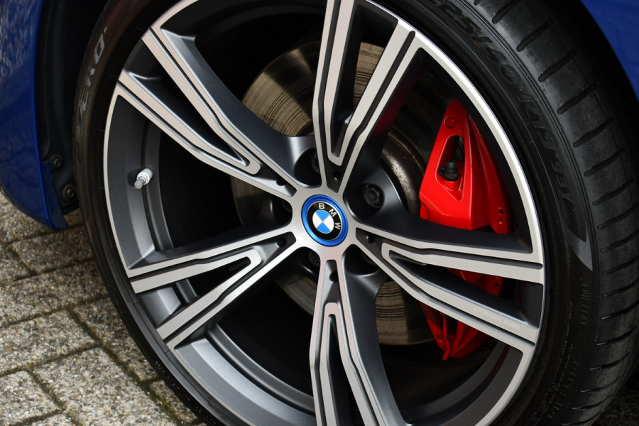 BMW 3-serie 330e M-Sport Pano 360 HUD H/K Laser 19inch El-zetels