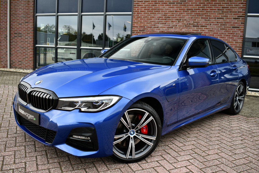BMW 3-serie 330e M-Sport Pano 360 HUD H/K Laser 19inch El-zetels