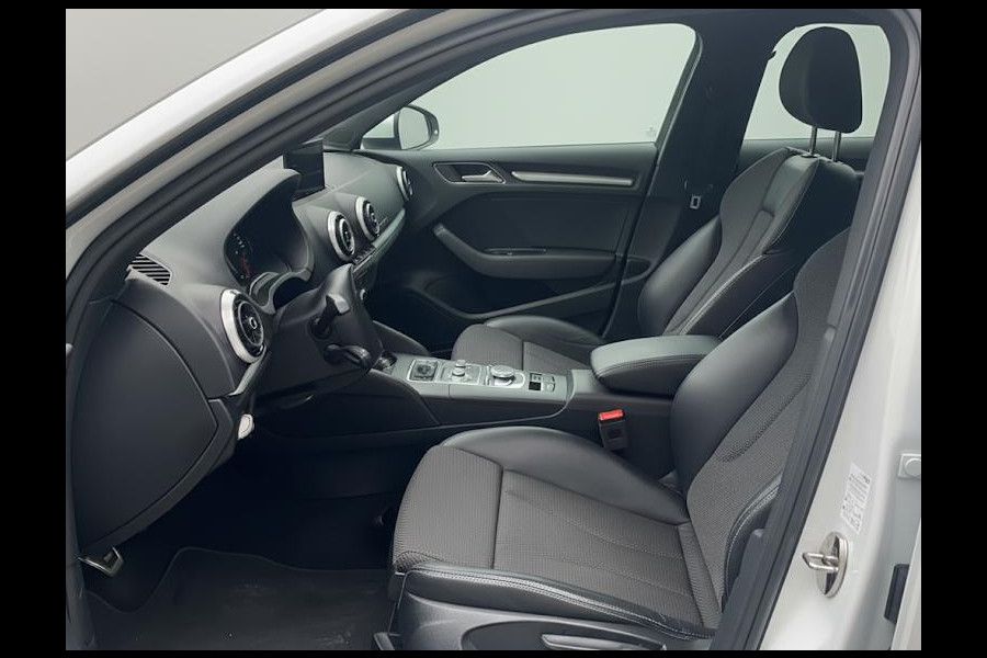 Audi A3 Sportback 1.0 TFSI Sport S Line Edition 115pk 6bak| 18'LM-velgen| Navi| Parksensors| LED|