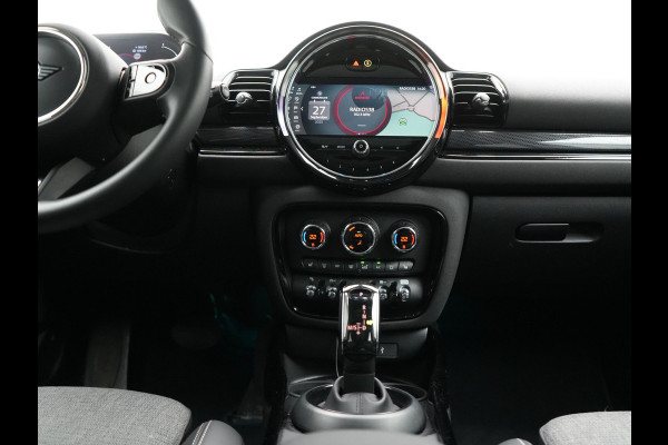MINI Clubman 1.5 Cooper Black Edition Automaat 136pk | Trekhaak Afneembaar | Panodak | Head Up | Camera | Lederen Sportstoelen Verwarmd | Apple Carplay | Navigatie | Cruise Control | Virtual | DAB |