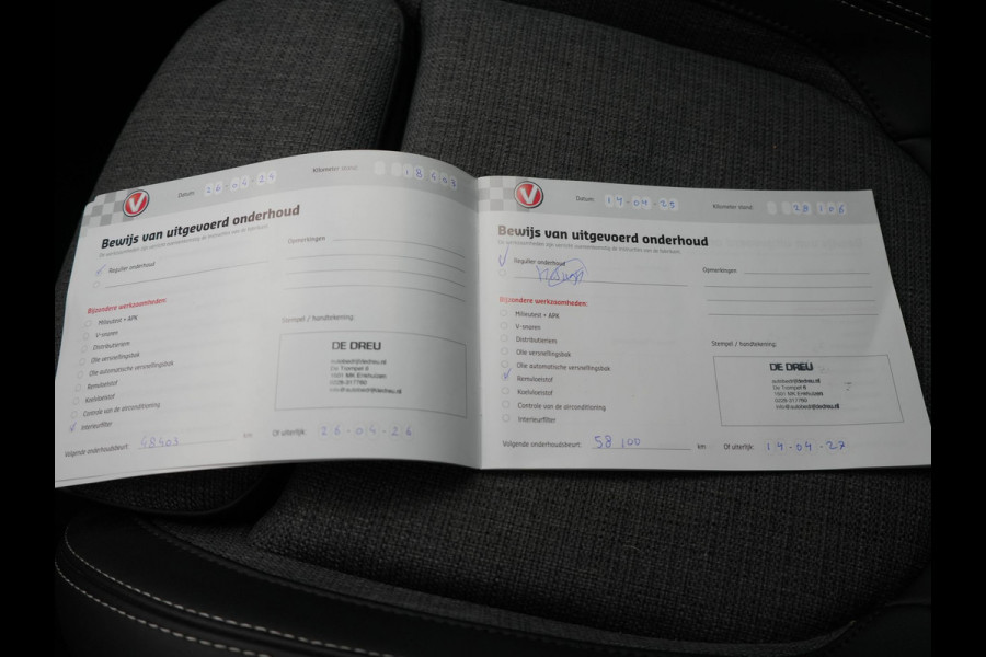 MINI Clubman 1.5 Cooper Black Edition Automaat 136pk | Trekhaak Afneembaar | Panodak | Head Up | Camera | Lederen Sportstoelen Verwarmd | Apple Carplay | Navigatie | Cruise Control | Virtual | DAB |