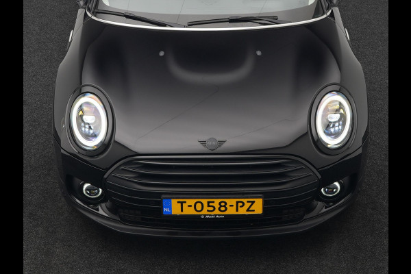 MINI Clubman 1.5 Cooper Black Edition Automaat 136pk | Trekhaak Afneembaar | Panodak | Head Up | Camera | Lederen Sportstoelen Verwarmd | Apple Carplay | Navigatie | Cruise Control | Virtual | DAB |