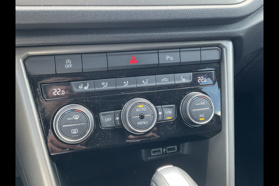 Volkswagen T-Roc 1.5 TSI Sport Trekhaak Automaat Adap.Cruise Navi Carplay PDC Stoelverw 49430KM!