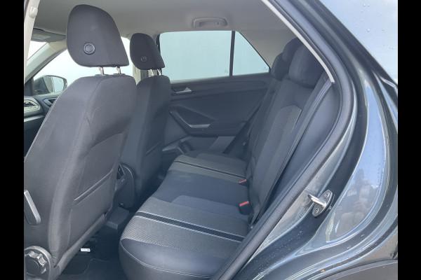 Volkswagen T-Roc 1.5 TSI Sport Trekhaak Automaat Adap.Cruise Navi Carplay PDC Stoelverw 49430KM!