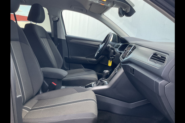 Volkswagen T-Roc 1.5 TSI Sport Trekhaak Automaat Adap.Cruise Navi Carplay PDC Stoelverw 49430KM!