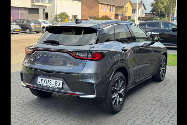 Lexus LBX 1.5 Hybrid Emotion Tech Pack | Leer, Elektrische achterklep, Keyless, Stoel + Stuurverwarming, 18 inch, Privacy glass