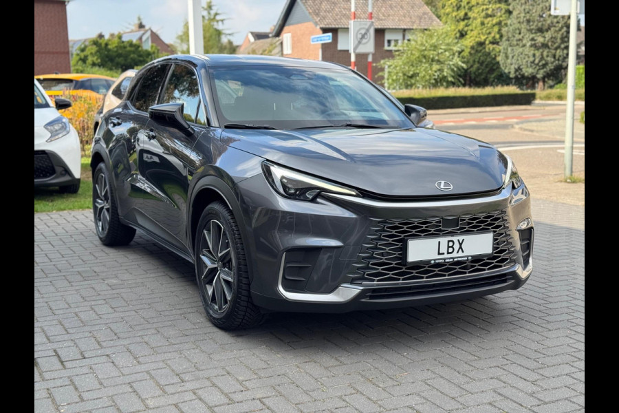 Lexus LBX 1.5 Hybrid Emotion Tech Pack | Leer, Elektrische achterklep, Keyless, Stoel + Stuurverwarming, 18 inch, Privacy glass