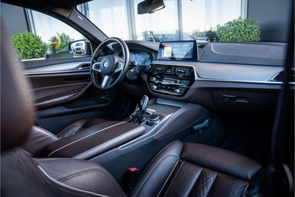 BMW 5 Serie Touring 520i High Executive - M Sport | Panorama | Memory | HUD | Cruise Control