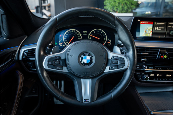BMW 5 Serie Touring 520i High Executive - M Sport | Panorama | Memory | HUD | Cruise Control