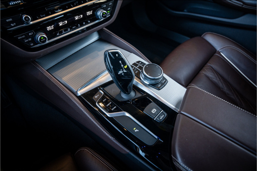 BMW 5 Serie Touring 520i High Executive - M Sport | Panorama | Memory | HUD | Cruise Control