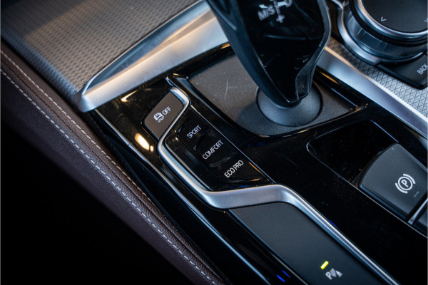 BMW 5 Serie Touring 520i High Executive - M Sport | Panorama | Memory | HUD | Cruise Control