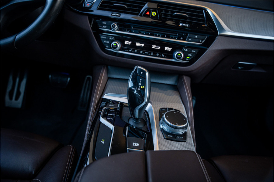 BMW 5 Serie Touring 520i High Executive - M Sport | Panorama | Memory | HUD | Cruise Control