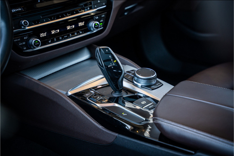 BMW 5 Serie Touring 520i High Executive - M Sport | Panorama | Memory | HUD | Cruise Control
