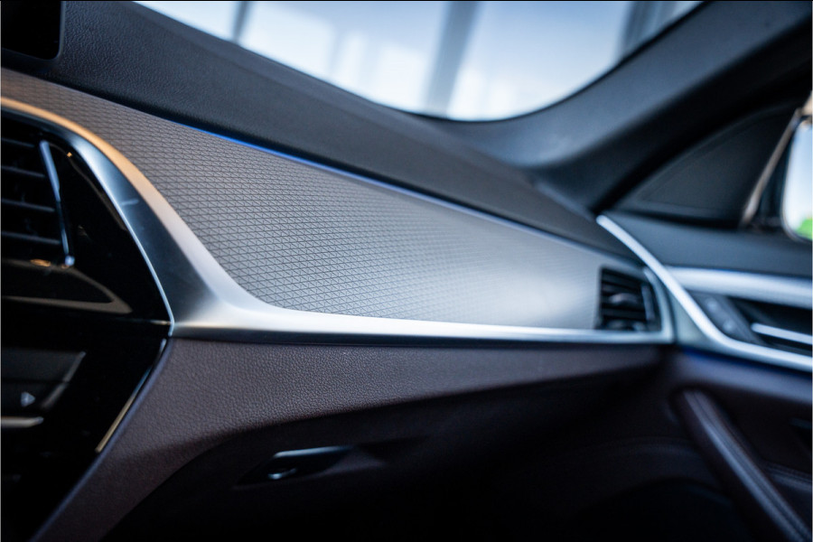BMW 5 Serie Touring 520i High Executive - M Sport | Panorama | Memory | HUD | Cruise Control