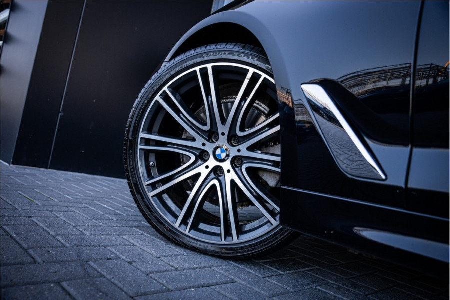 BMW 5 Serie Touring 520i High Executive - M Sport | Panorama | Memory | HUD | Cruise Control