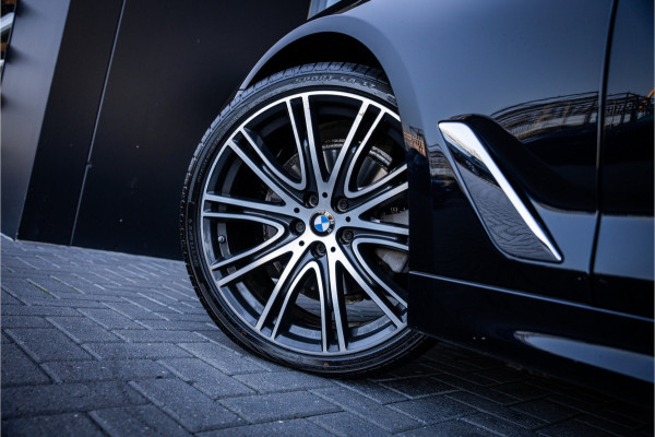 BMW 5 Serie Touring 520i High Executive - M Sport | Panorama | Memory | HUD | Cruise Control