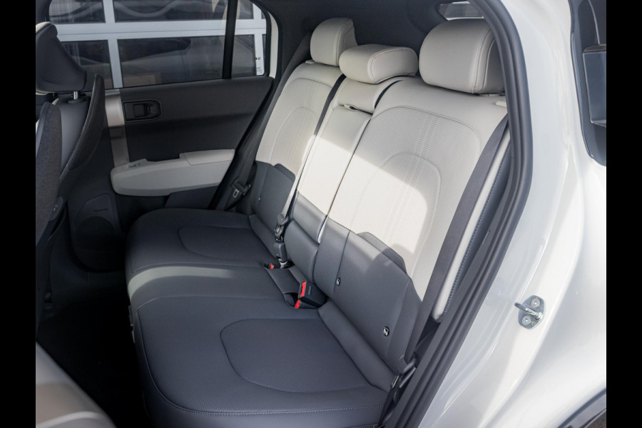 Kia EV3 GT-Line 81.4 kWh l Long range l Schuif kantel dak l Stoel / Stuurwielverwarming l Navigatie l Direct beschikbaar