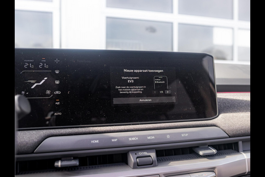 Kia EV3 GT-Line 81.4 kWh l Long range l Schuif kantel dak l Stoel / Stuurwielverwarming l Navigatie l Direct beschikbaar