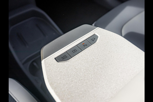 Kia EV3 GT-Line 81.4 kWh l Long range l Schuif kantel dak l Stoel / Stuurwielverwarming l Navigatie l Direct beschikbaar