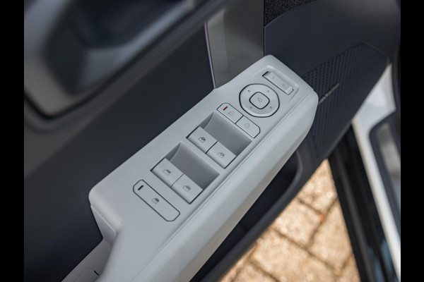 Kia EV3 GT-Line 81.4 kWh l Long range l Schuif kantel dak l Stoel / Stuurwielverwarming l Navigatie l Direct beschikbaar