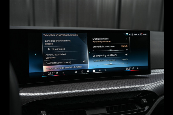 BMW 3 Serie Touring 330e xDrive M-SPORT | FACELIFT | ACCU 19,5 kWh | ACTIVE CRUISE | HIFI AUDIO | CAMERA | FULL-LED | STUUR- EN STOELVERWARM