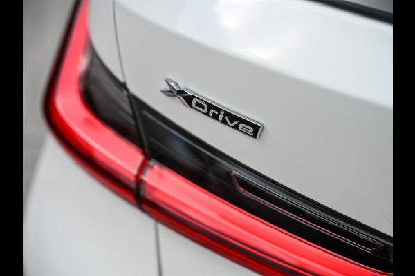 BMW 3 Serie Touring 330e xDrive M-SPORT | FACELIFT | ACCU 19,5 kWh | ACTIVE CRUISE | HIFI AUDIO | CAMERA | FULL-LED | STUUR- EN STOELVERWARM