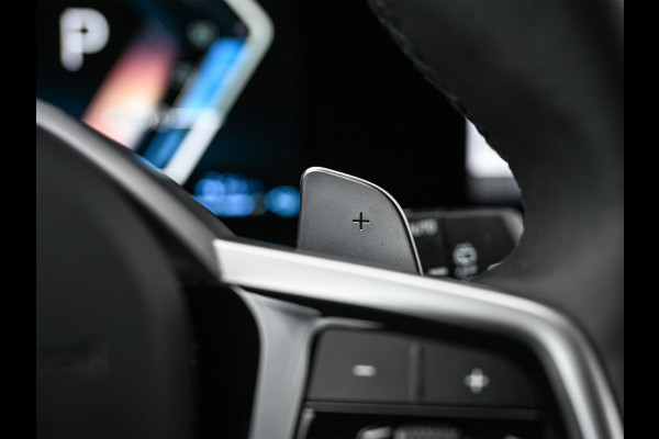BMW 3 Serie Touring 330e xDrive M-SPORT | FACELIFT | ACCU 19,5 kWh | ACTIVE CRUISE | HIFI AUDIO | CAMERA | FULL-LED | STUUR- EN STOELVERWARM