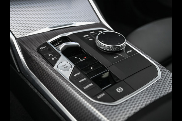 BMW 3 Serie Touring 330e xDrive M-SPORT | FACELIFT | ACCU 19,5 kWh | ACTIVE CRUISE | HIFI AUDIO | CAMERA | FULL-LED | STUUR- EN STOELVERWARM