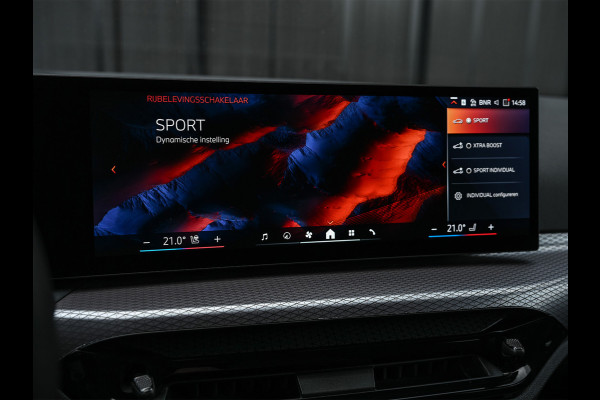 BMW 3 Serie Touring 330e xDrive M-SPORT | FACELIFT | ACCU 19,5 kWh | ACTIVE CRUISE | HIFI AUDIO | CAMERA | FULL-LED | STUUR- EN STOELVERWARM