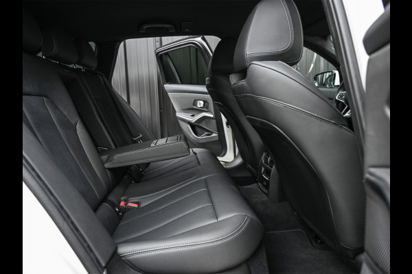 BMW 3 Serie Touring 330e xDrive M-SPORT | FACELIFT | ACCU 19,5 kWh | ACTIVE CRUISE | HIFI AUDIO | CAMERA | FULL-LED | STUUR- EN STOELVERWARM