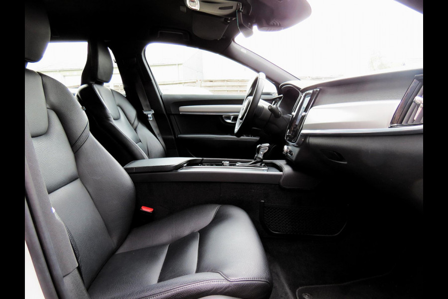 Volvo V90 2.0 T4 Momentum AUTOMAAT | DEALER ONDERHOUDEN | MICHELIN BANDEN | VOL LEDER INTERIEUR |