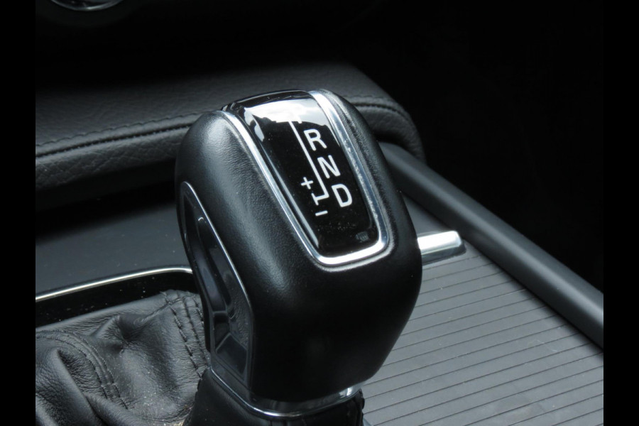Volvo V90 2.0 T4 Momentum AUTOMAAT | DEALER ONDERHOUDEN | MICHELIN BANDEN | VOL LEDER INTERIEUR |