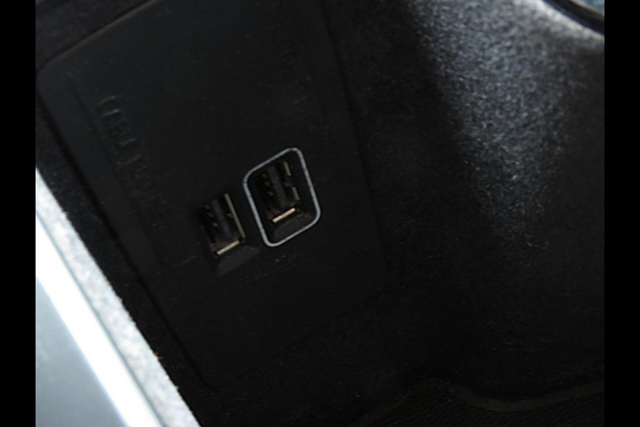 Volvo V90 2.0 T4 Momentum AUTOMAAT | DEALER ONDERHOUDEN | MICHELIN BANDEN | VOL LEDER INTERIEUR |