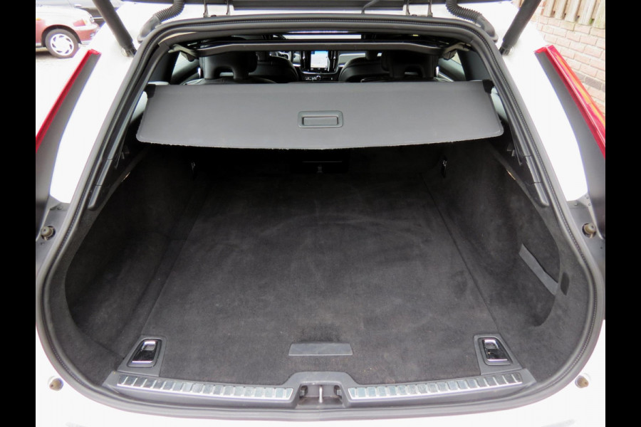 Volvo V90 2.0 T4 Momentum AUTOMAAT | DEALER ONDERHOUDEN | MICHELIN BANDEN | VOL LEDER INTERIEUR |