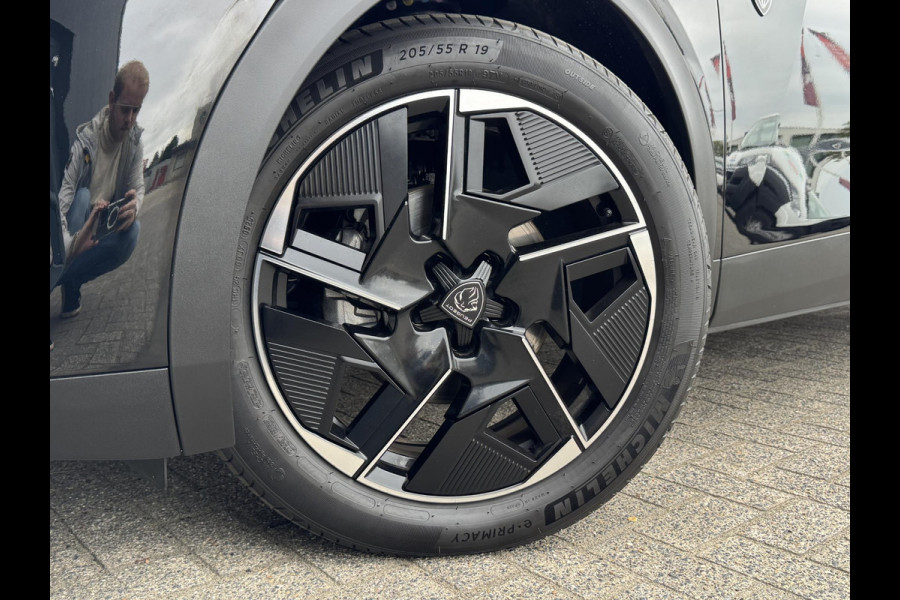 Peugeot 408 1.2 Hybrid 145 e-DCS6 GT | Panoramadak | Alcantara AGR stoelen | Hifi pakket | 360 pakket | Prijs is rijklaar