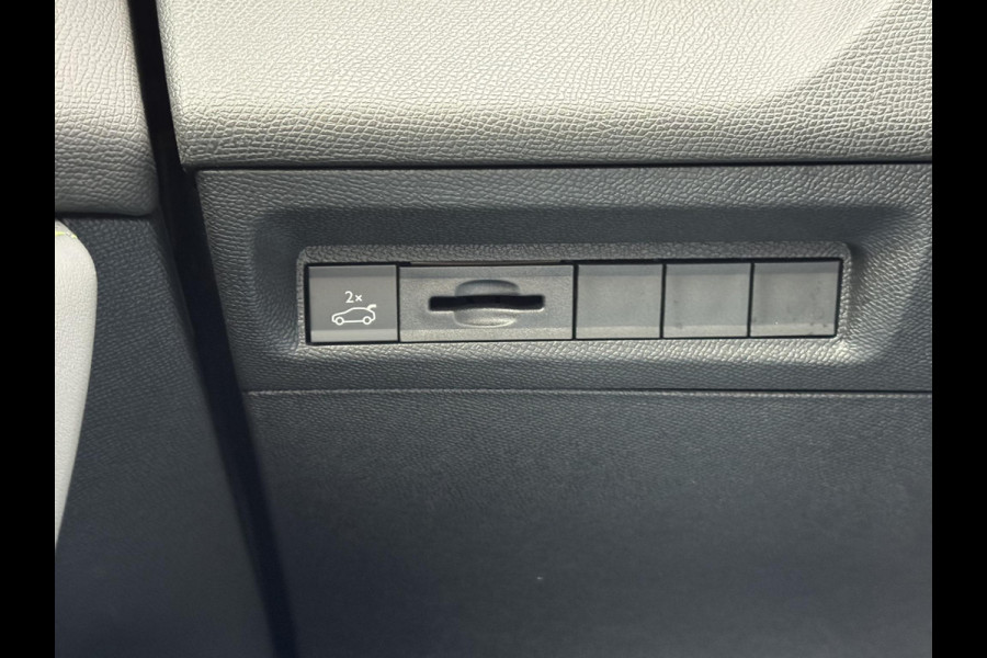 Peugeot 408 1.2 Hybrid 145 e-DCS6 GT | Panoramadak | Alcantara AGR stoelen | Hifi pakket | 360 pakket | Prijs is rijklaar