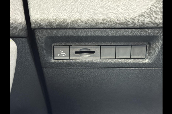 Peugeot 408 1.2 Hybrid 145 e-DCS6 GT | Panoramadak | Alcantara AGR stoelen | Hifi pakket | 360 pakket | Prijs is rijklaar