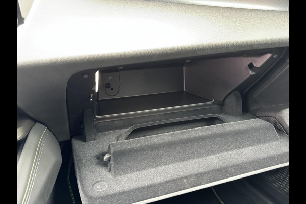 Peugeot 408 1.2 Hybrid 145 e-DCS6 GT | Panoramadak | Alcantara AGR stoelen | Hifi pakket | 360 pakket | Prijs is rijklaar