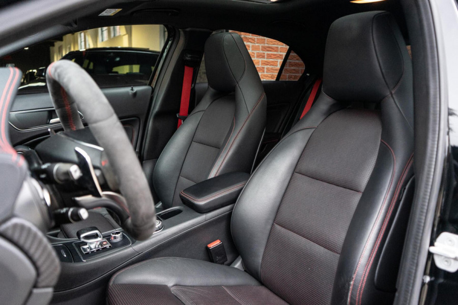 Mercedes-Benz A-Klasse AMG 45 4MATIC Pano / Memory / Apple car play