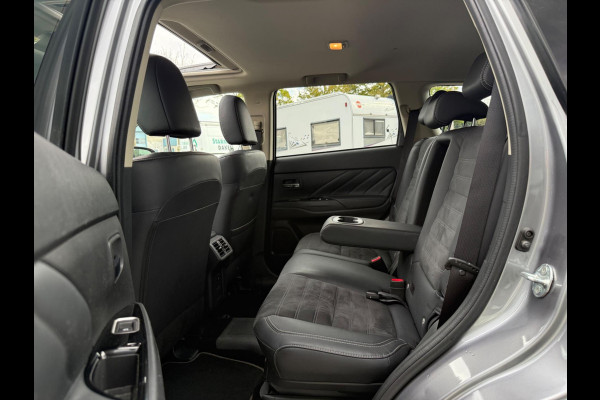 Mitsubishi Outlander 2.4 PHEV Intense+ 4WD, 1e eigenaar, CarPlay, Trekhaak, Sunroof
